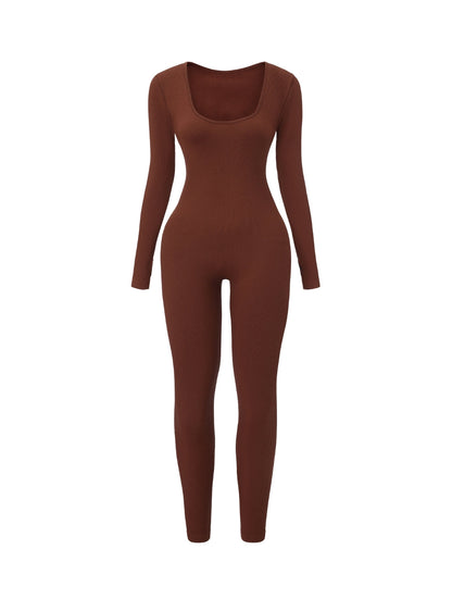 Macacão canelado com decote quadrado