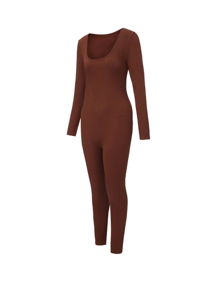 Macacão canelado com decote quadrado