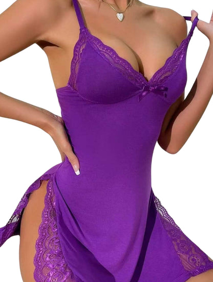 Vestido de dormir com fenda e renda